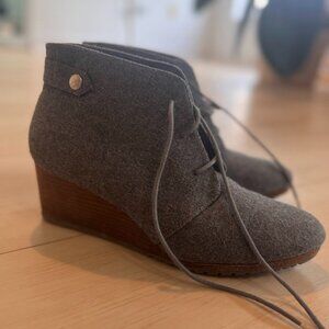 Dr. Scholl's Gray Wedge Shoes